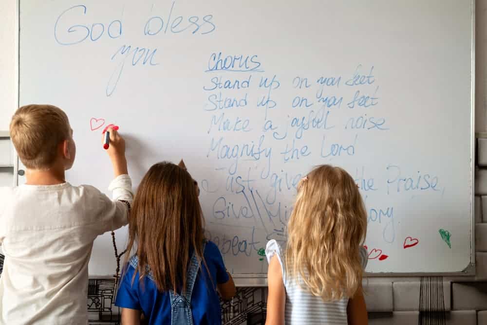 niños aprendiendo ingles